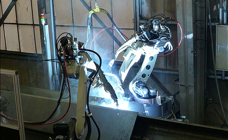 ロボット自動溶接 （ポールアンカー100型-V）